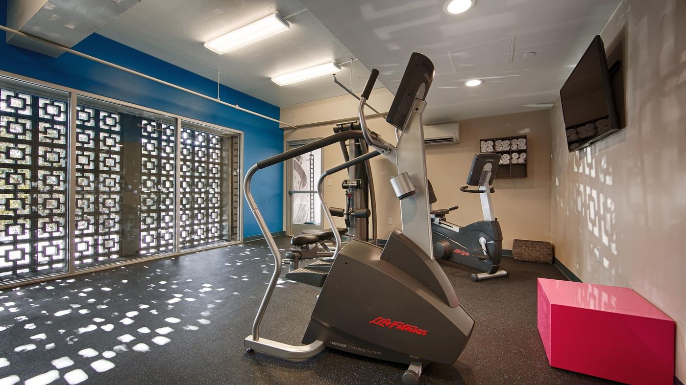 Best-Western-Plus-Hollywood-Hills-Sports-and-Entertainment-53