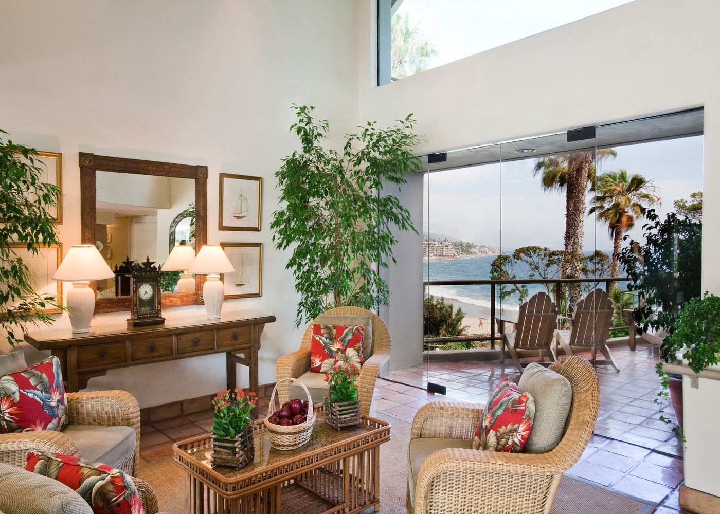 Casa-Loma-Beach-Hotel--formerly-The-Inn-at-Laguna-Lobby-5