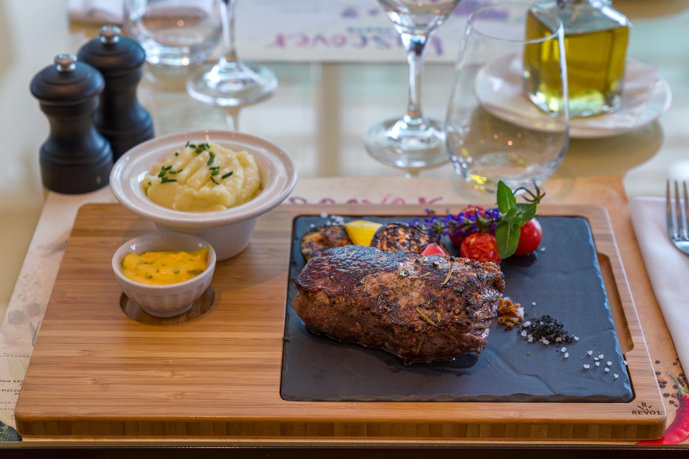 Hilton-Warsaw-City-Restaurant-51