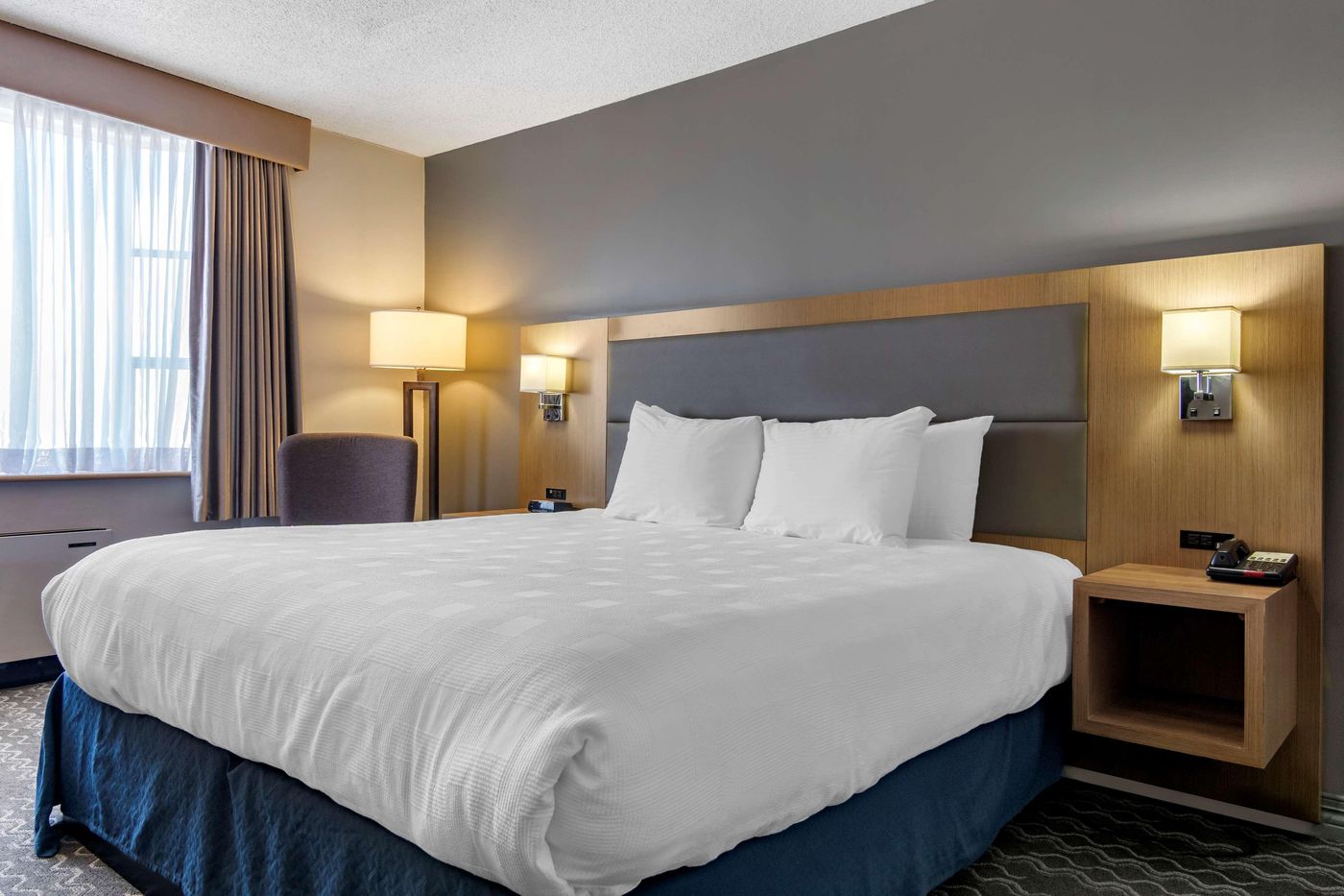 Best-Western-Plus-Vancouver-Airport-Hotel-Room-20