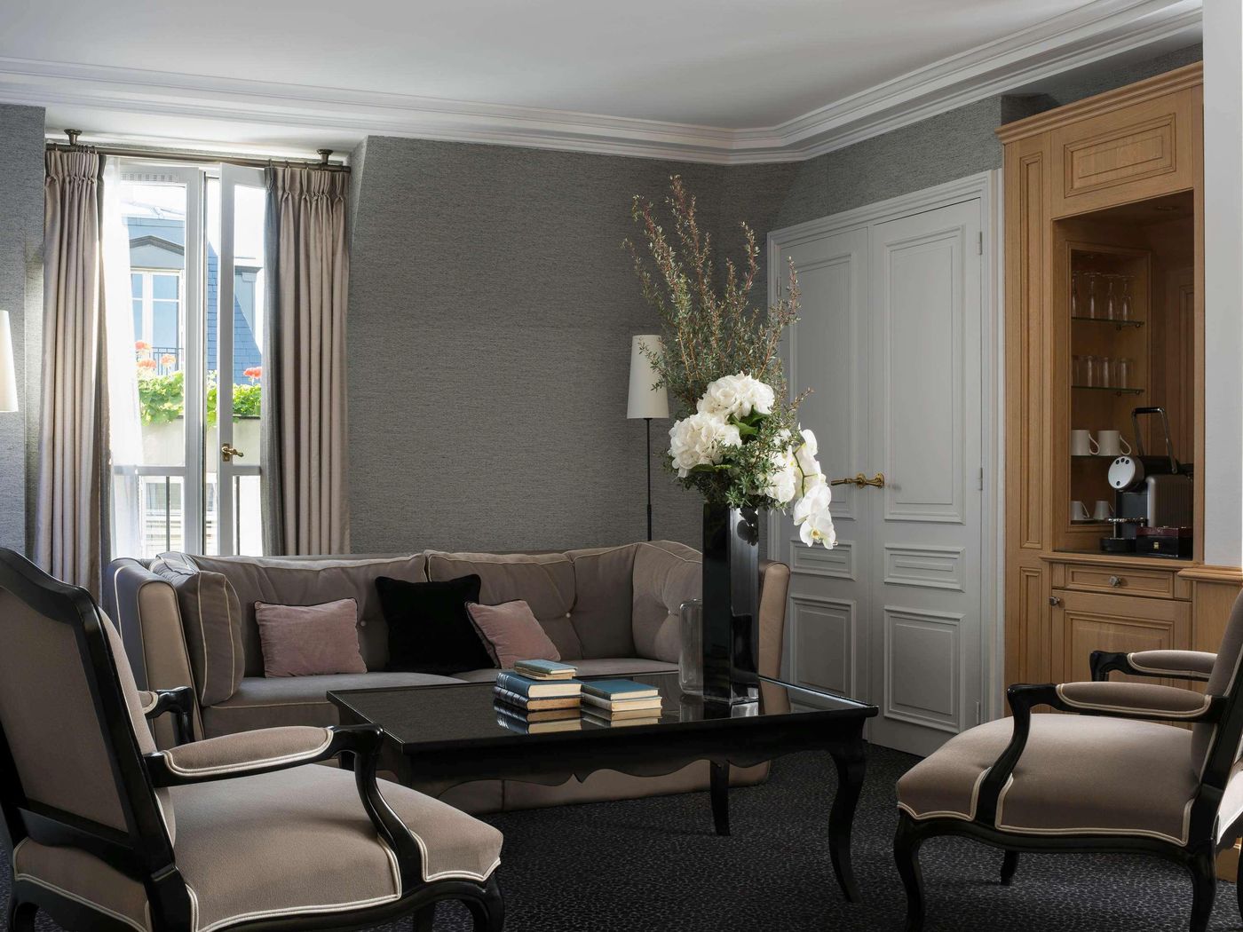 Baltimore-Paris-Room-37