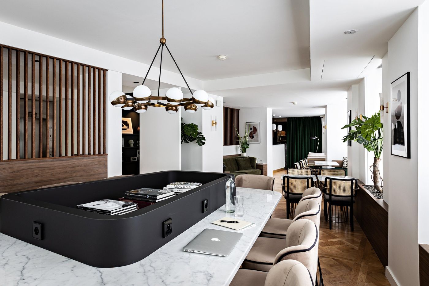 Holiday-Inn-Paris-Palais-de-lElysee-General-view-3