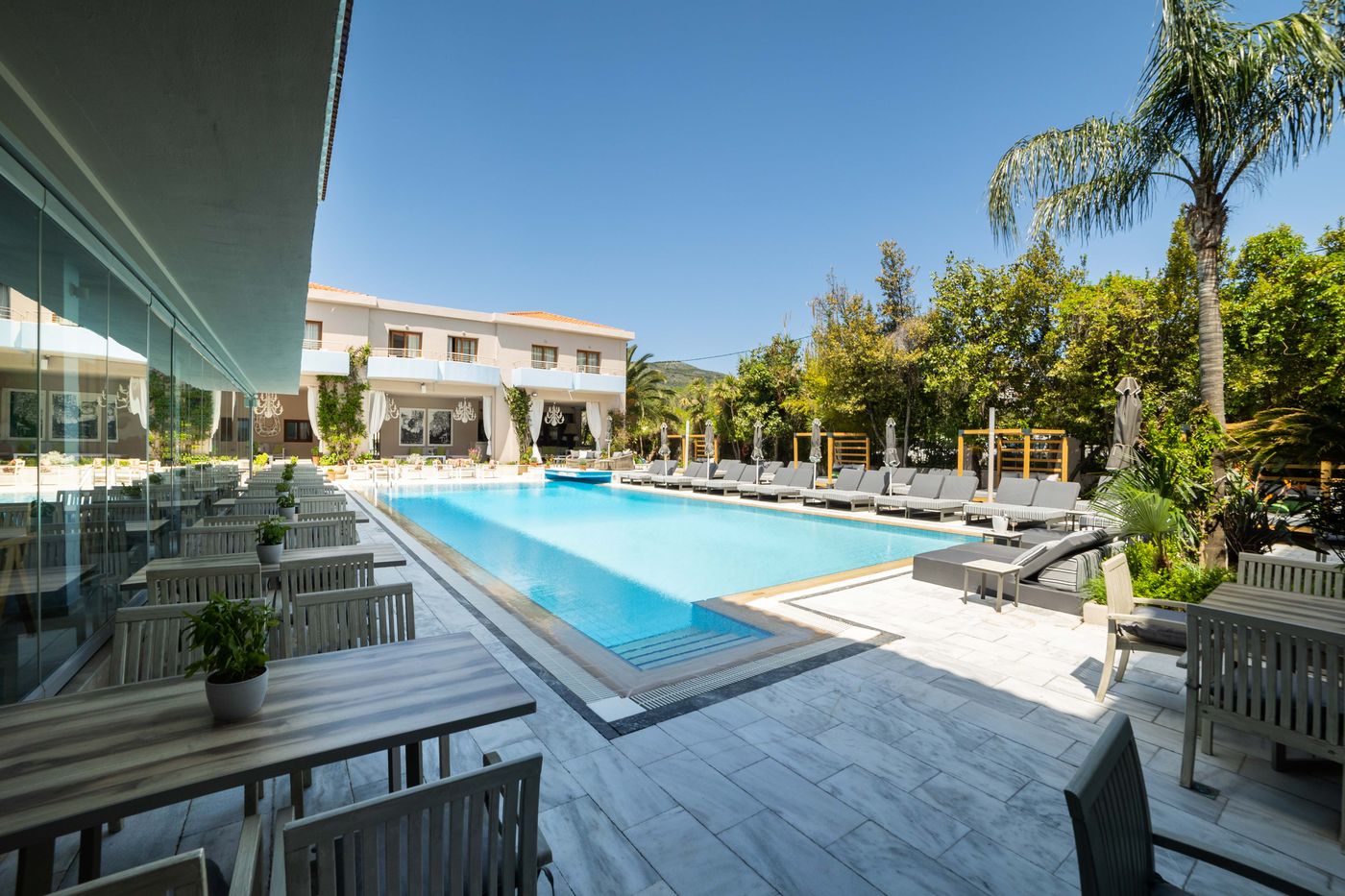 La-Piscine-Art-Hotel---Adult-Only-Pool-9