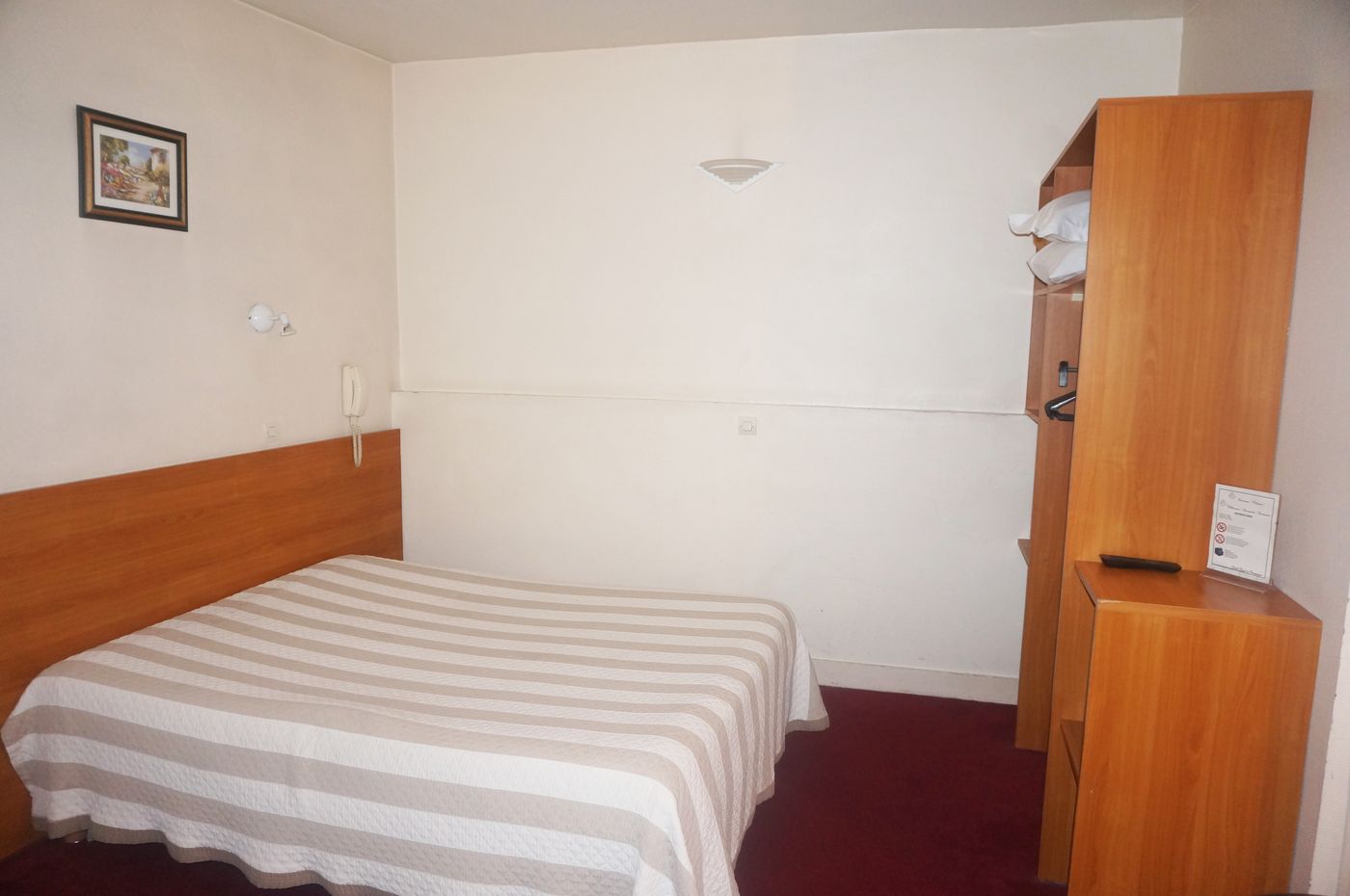 Hotel-Nord-Et-Champagne-Room-25