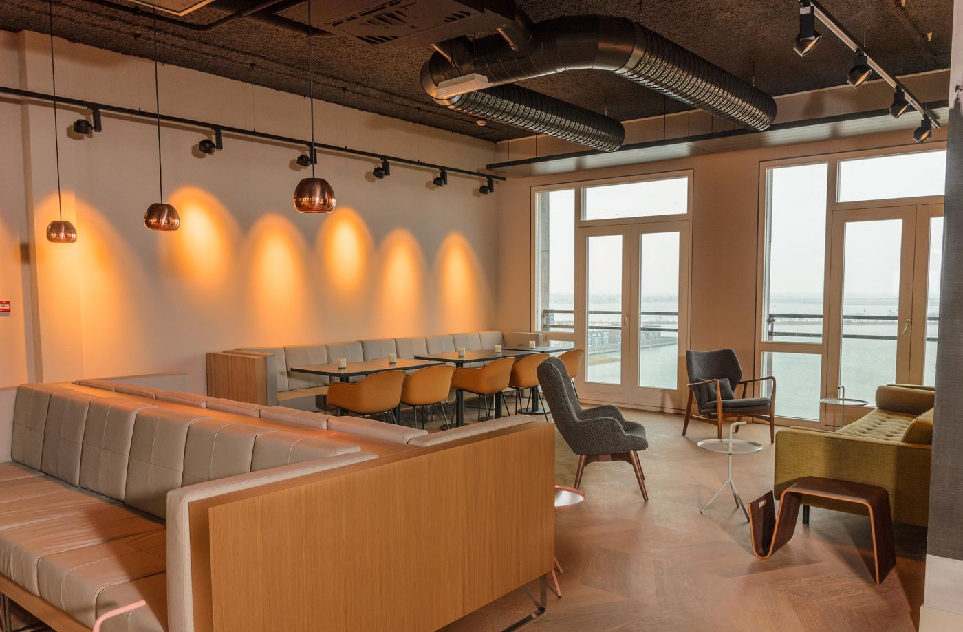 Amadi-Panorama-Hotel-Lobby-4