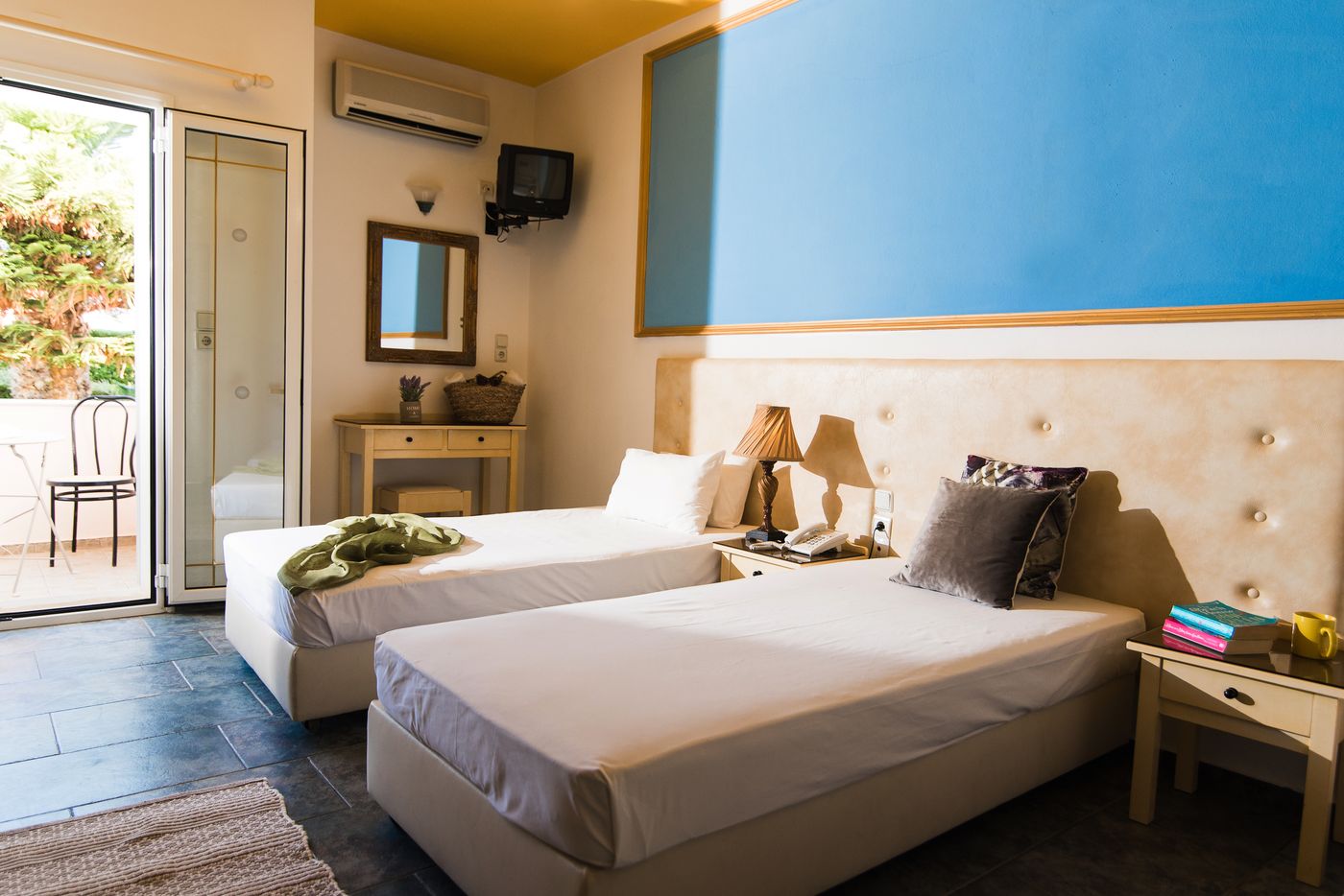 Yiannis-Manos-Apartments-Room-45