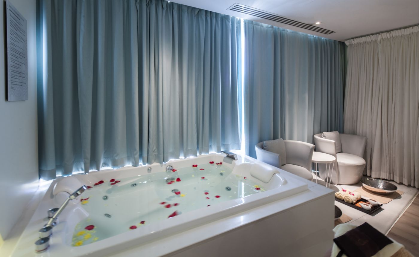 Centara-Watergate-Pavilion-Hotel-Bangkok-Sports-and-Entertainment-58