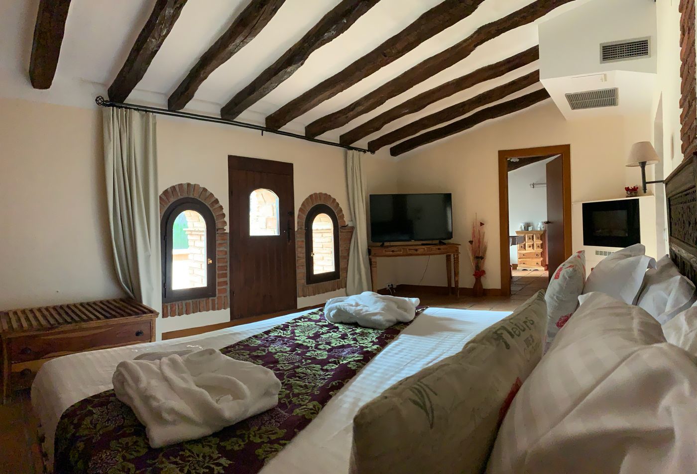 La-Figuerola--Resort---SPA-Room-19