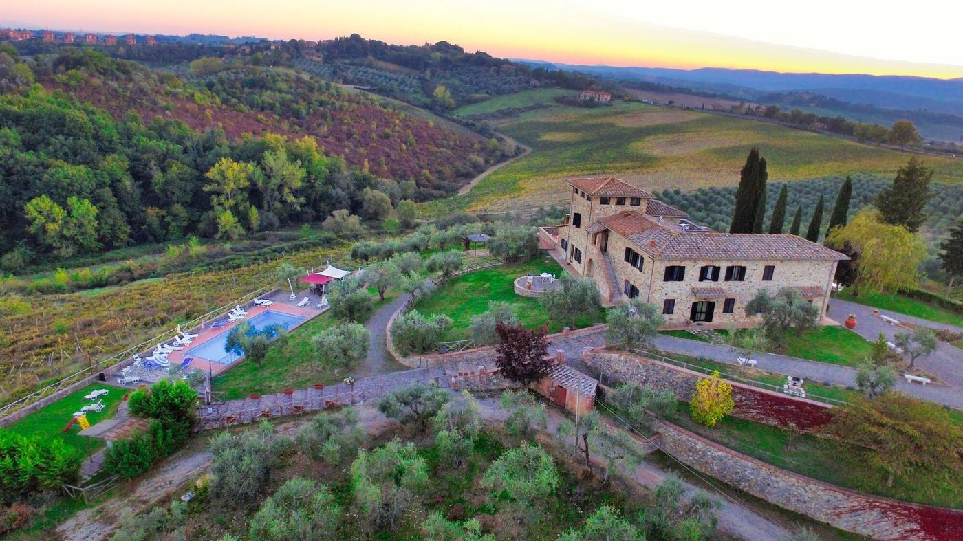 La-Loggia-Villa-Gloria-Sports-and-Entertainment-48