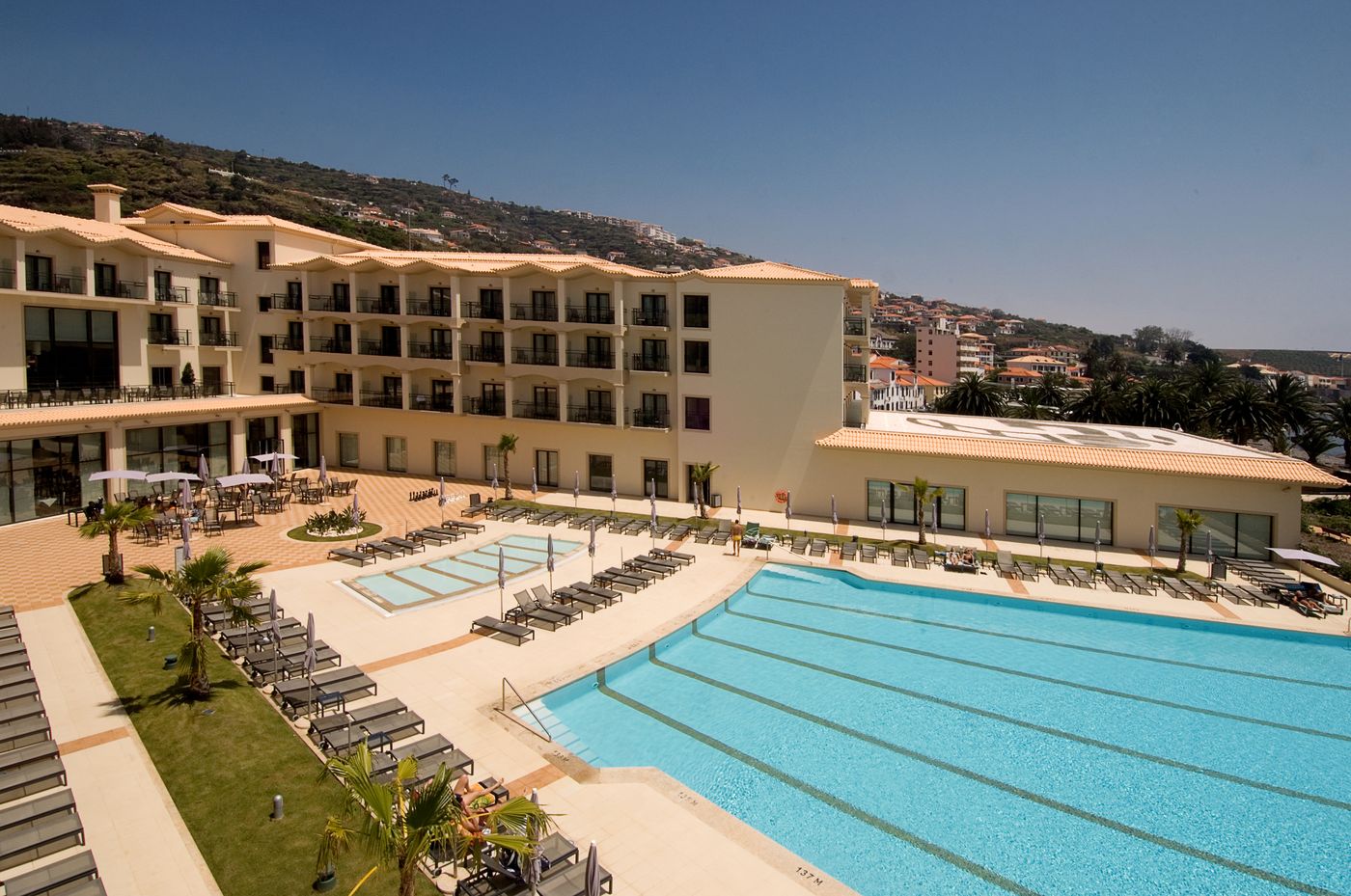 Hotel-Vila-Gale-Santa-Cruz-Pool-1