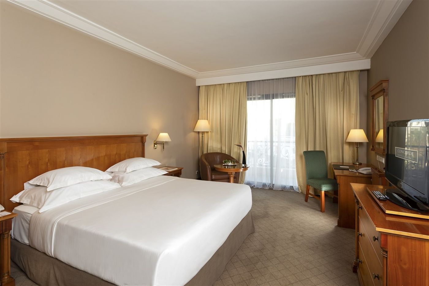 Concorde-Les-Berges-du-Lac-Room-8