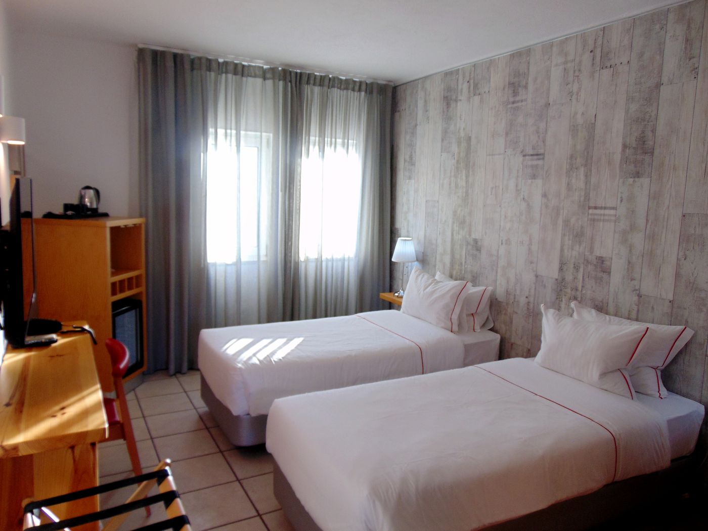Hotel-Carvoeiro-Sol-Room-10