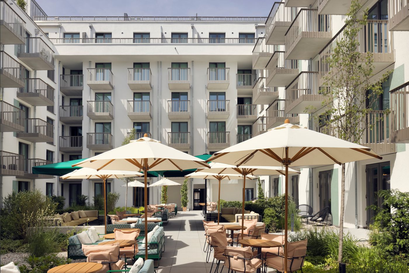 Schwan-Locke--Landwehrstrasse-General-view-1