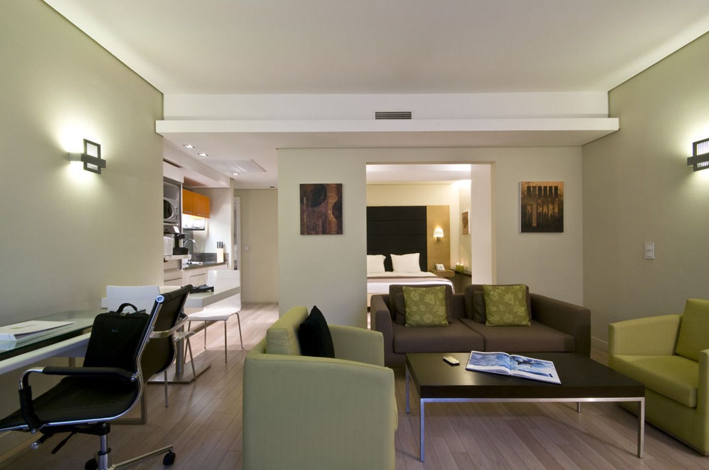 B-Aparthotel-Grand-Place-Room-5