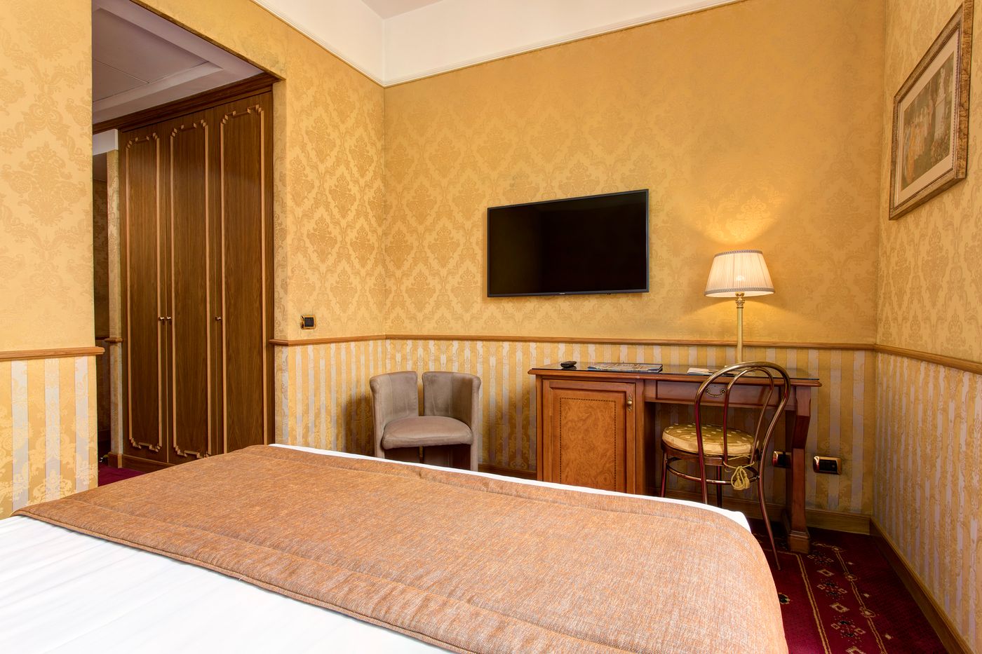 Marcella-Royal-Rooftop-Garden-Room-28