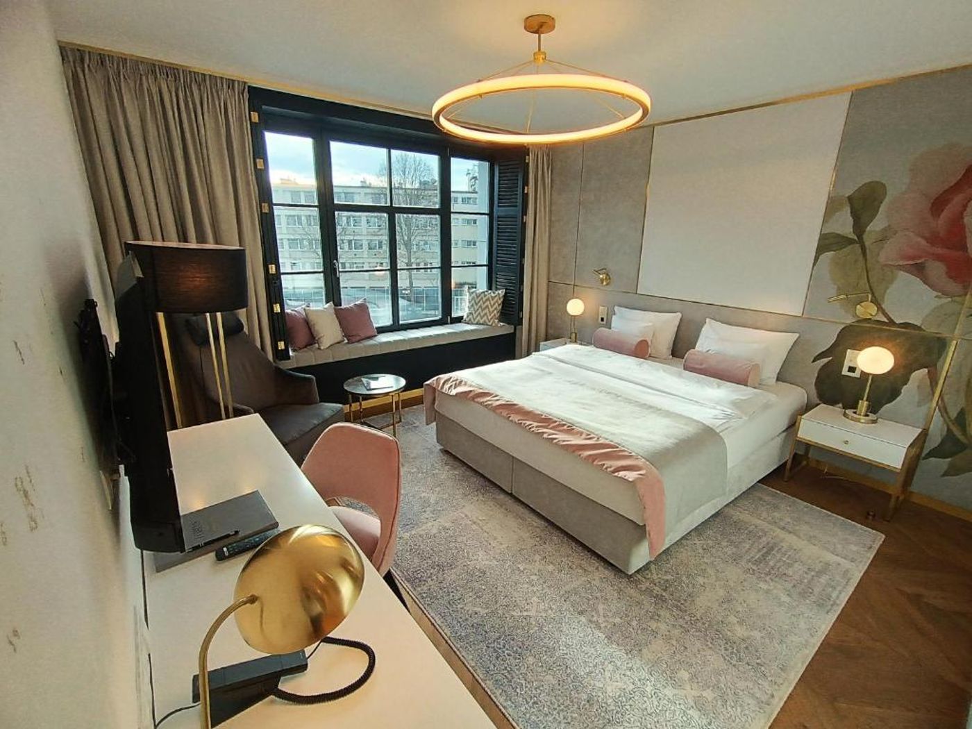 Ferreus-Modern-Art-Deco-Room-27