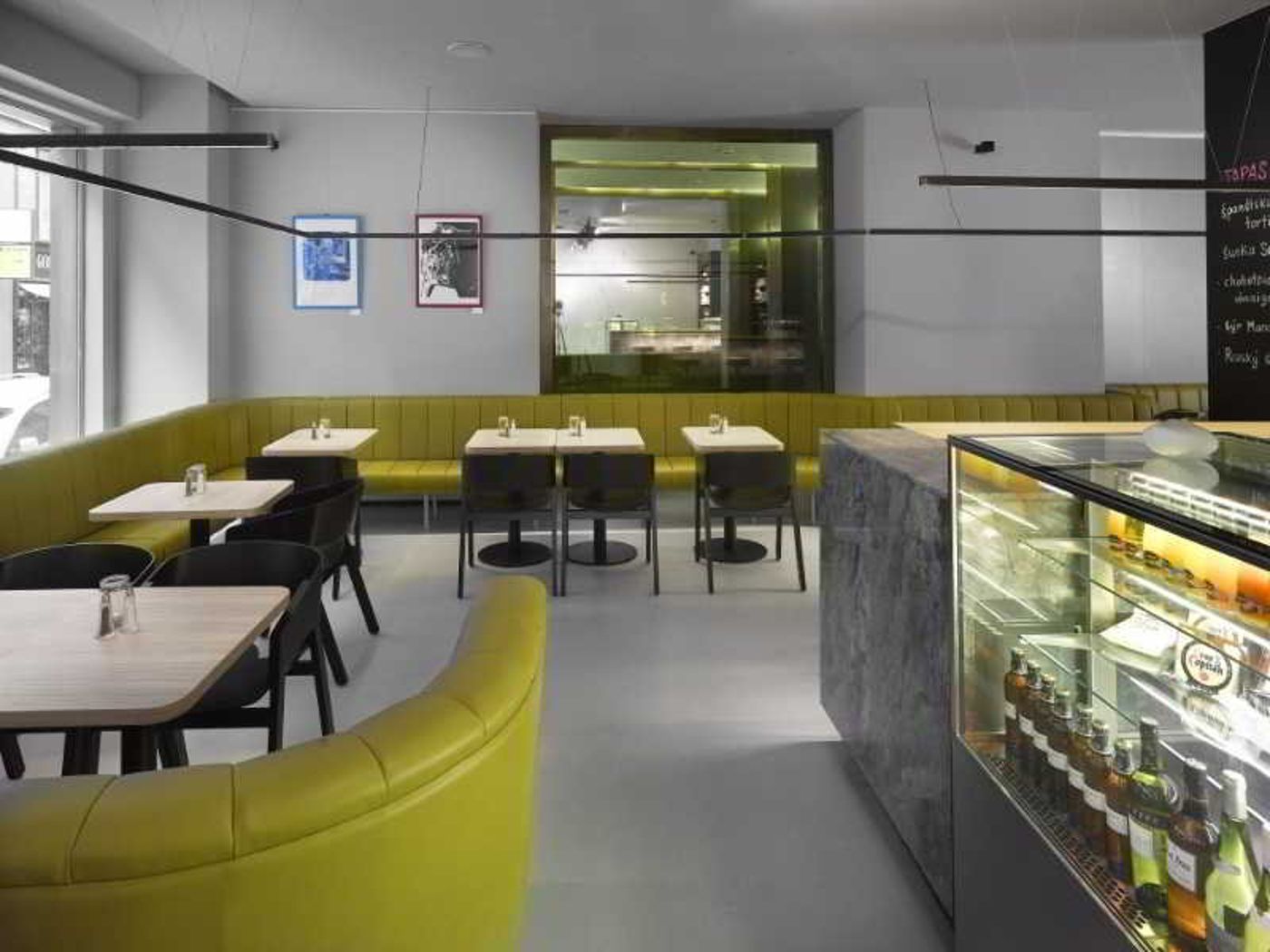 The-Icon-Hotel---Lounge-General-view-11