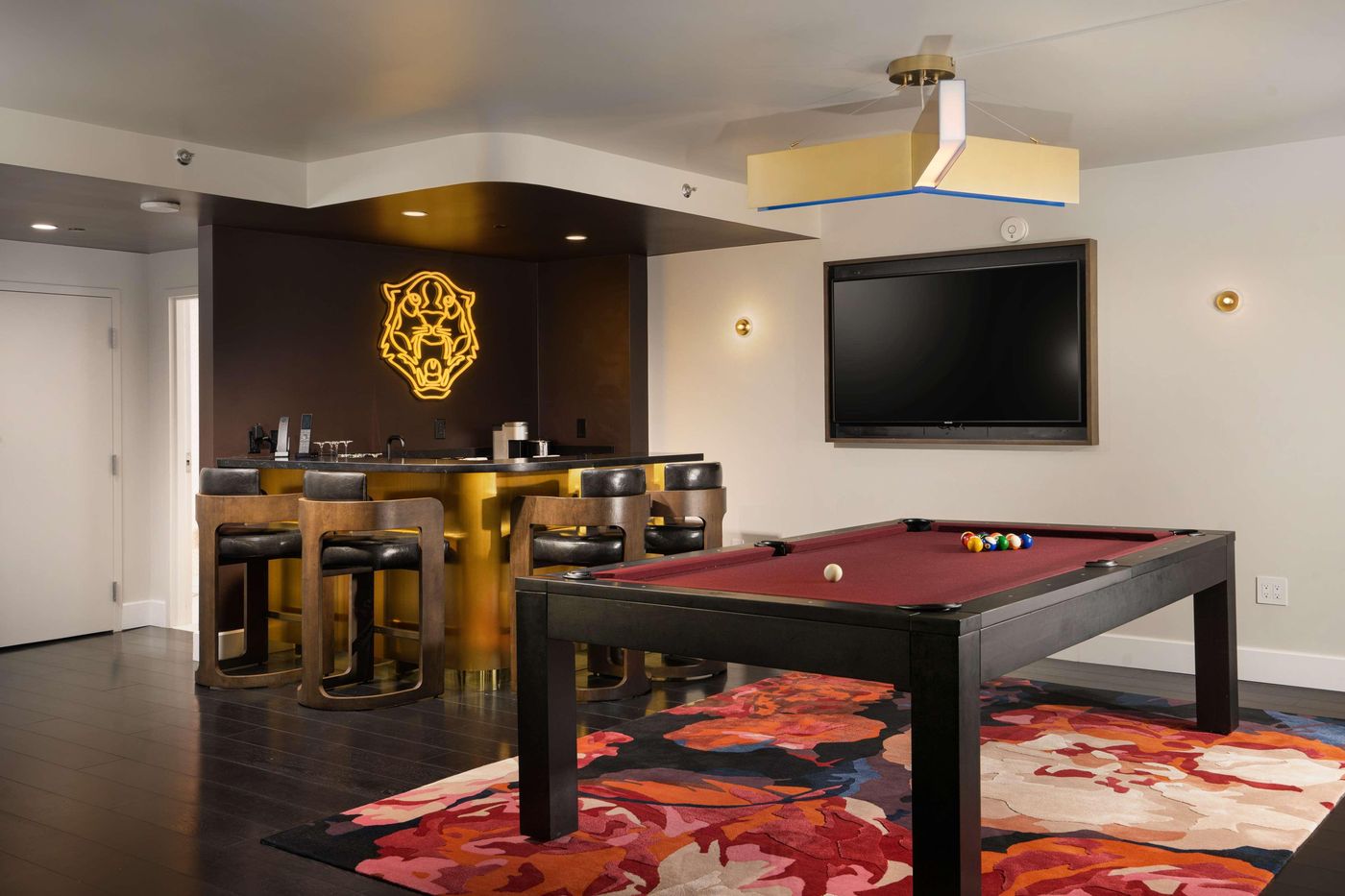 Virgin-Hotels-Las-Vegas-Curio-Collection-by-Hilton-Bar-82