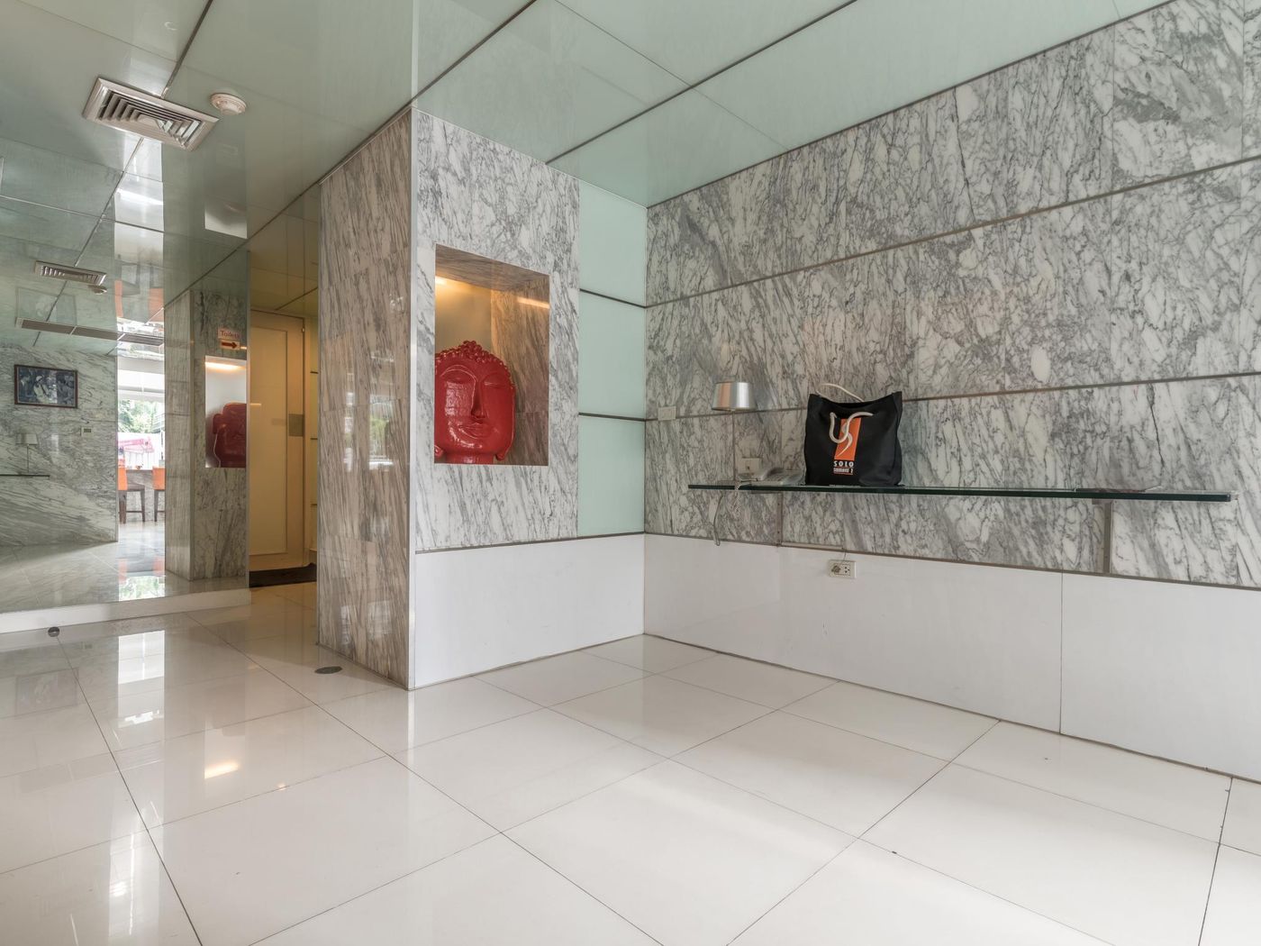 Solo Sukhumvit 2-Thailand-BANGKOK-General view-2