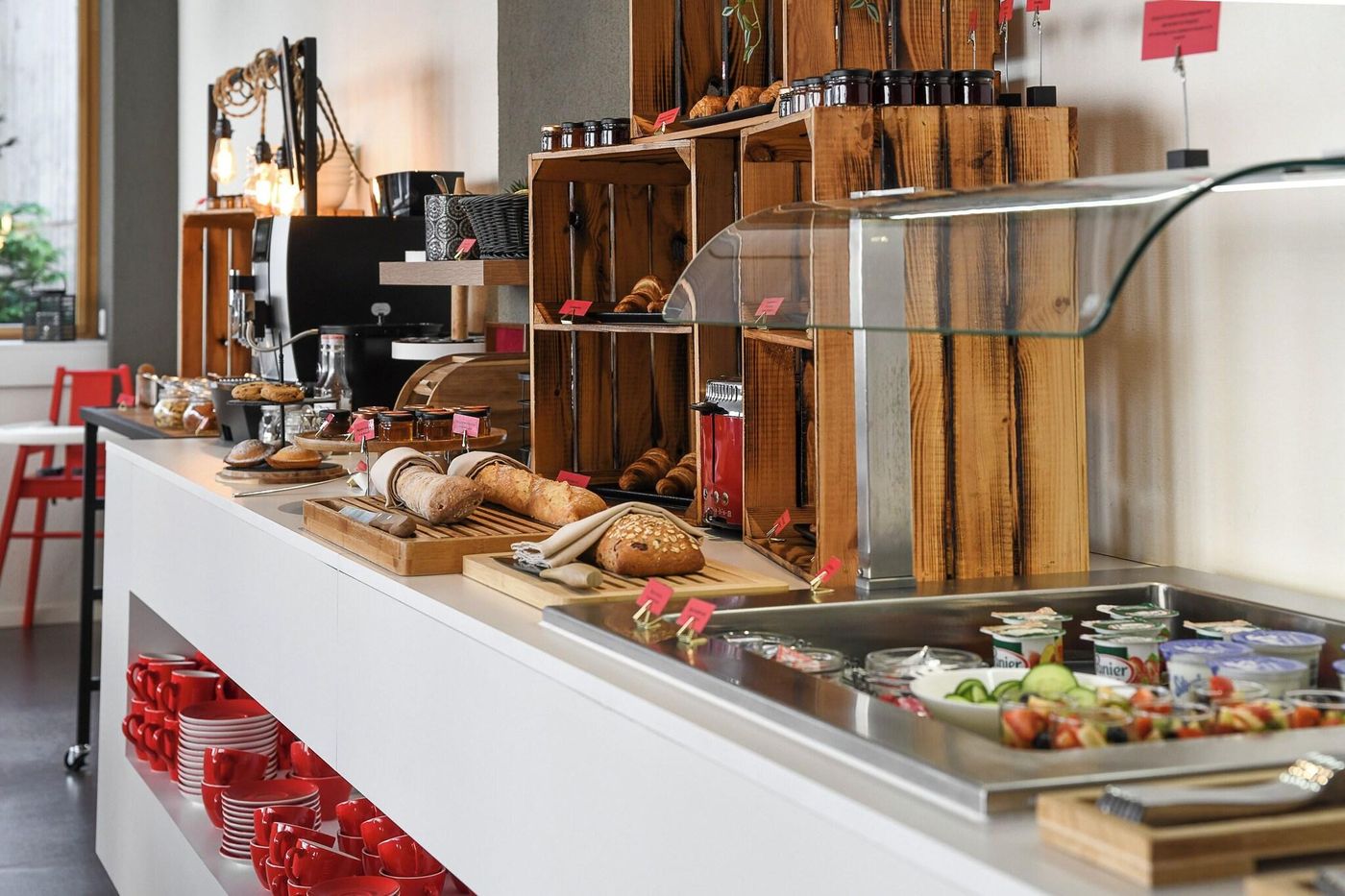 Home-Swiss-Hotel-Restaurant-56