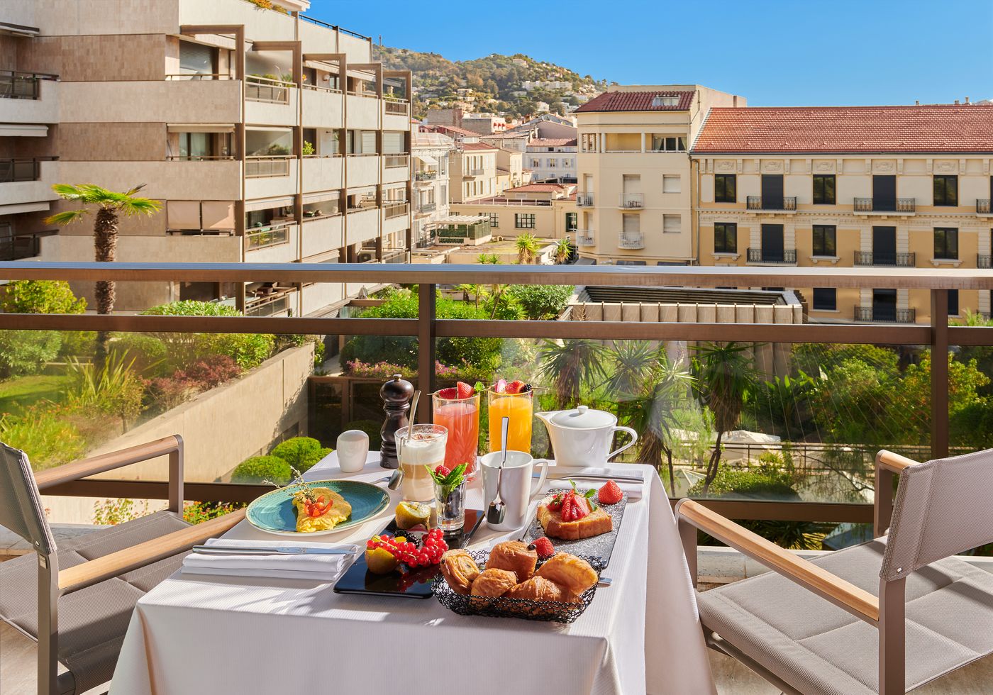 Hotel-Barriere-Le-Gray-d-Albion-Terrace-57