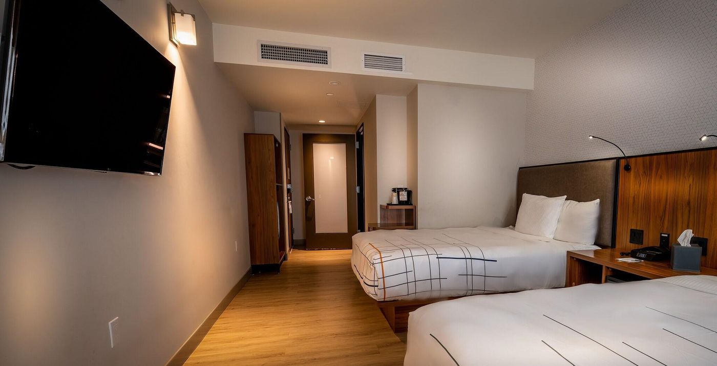 La-Quinta-Inn-and-Suites-Times-Square-South-Room-31