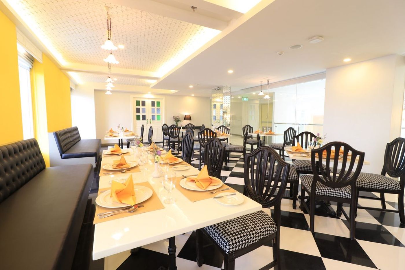 Bangkok-Midtown-Hotel-Restaurant-11