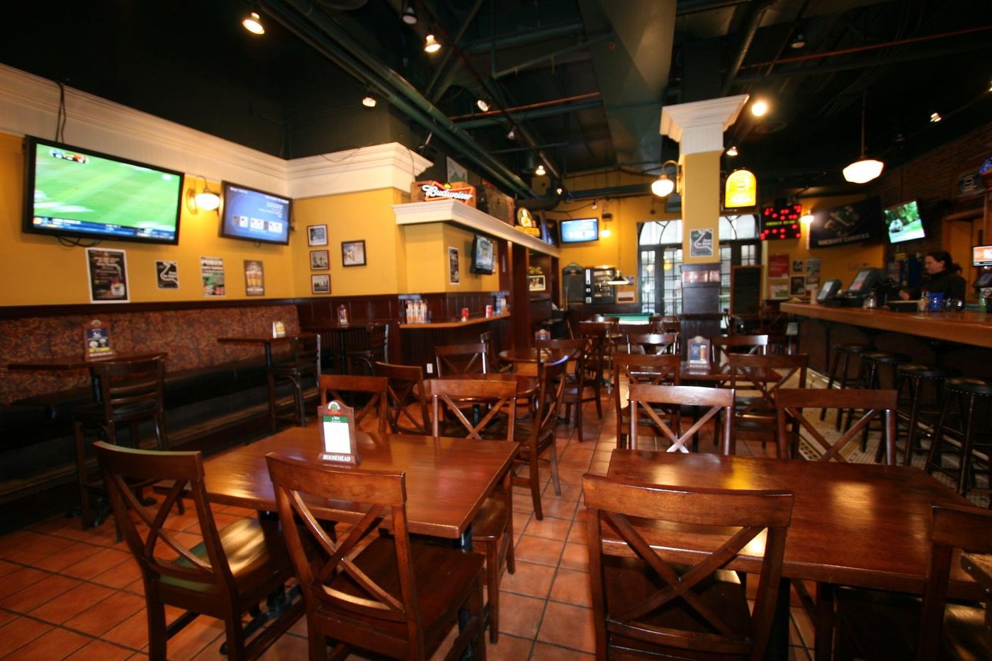 The-Met-New-Westminster-Restaurant-16