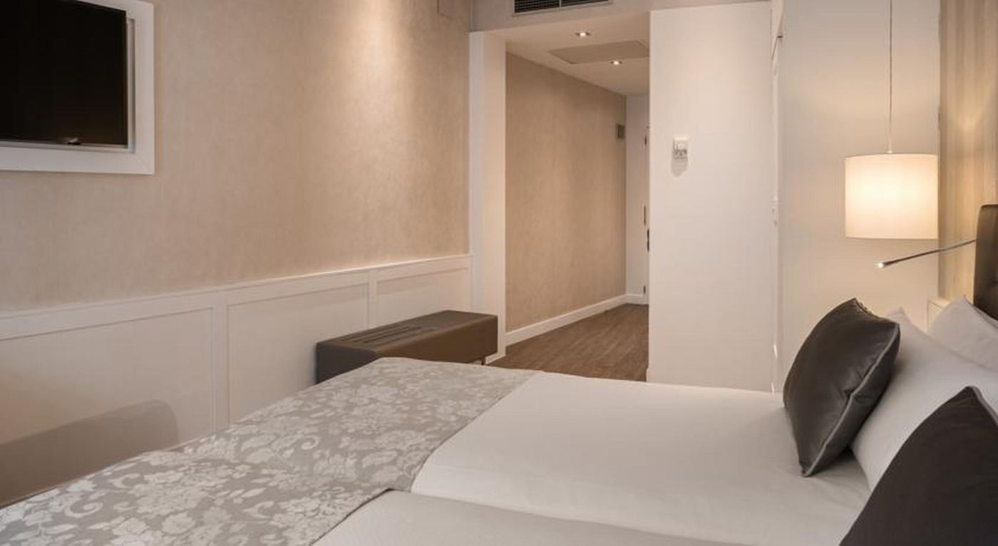 Catalonia-Puerta-del-Sol-Room-46