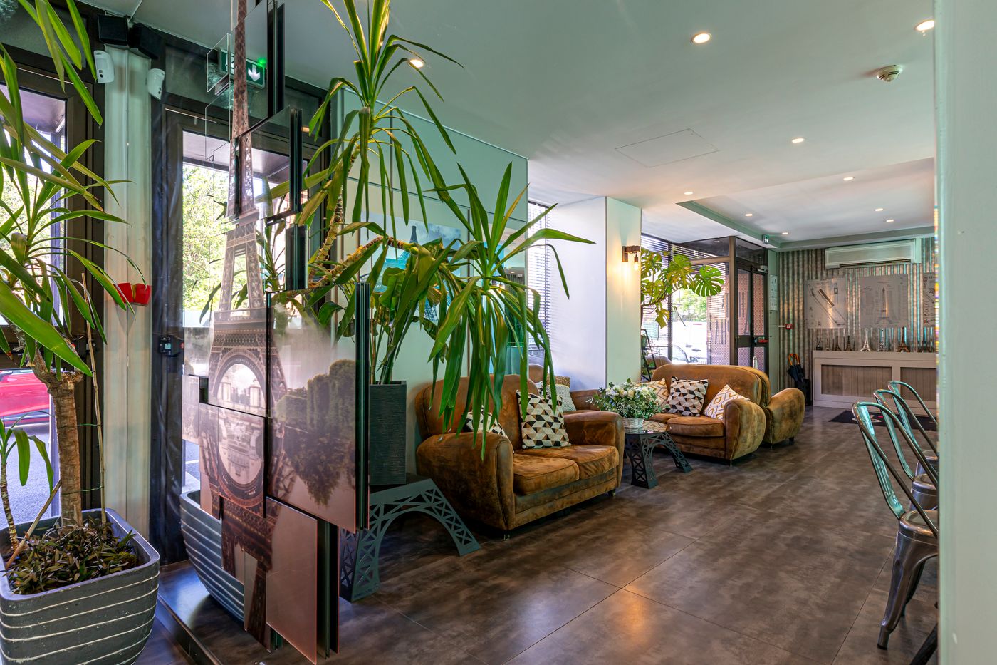 Hotel-Alpha-Paris-Eiffel-by-Patrick-Hayat-Lobby-12