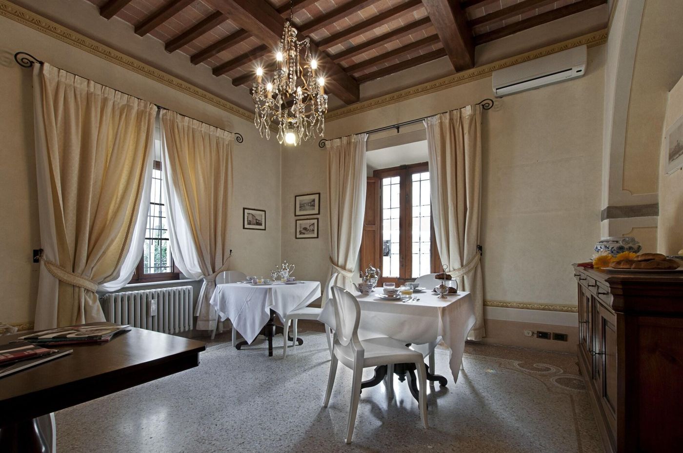 B-B-VillAmorosa-Restaurant-12