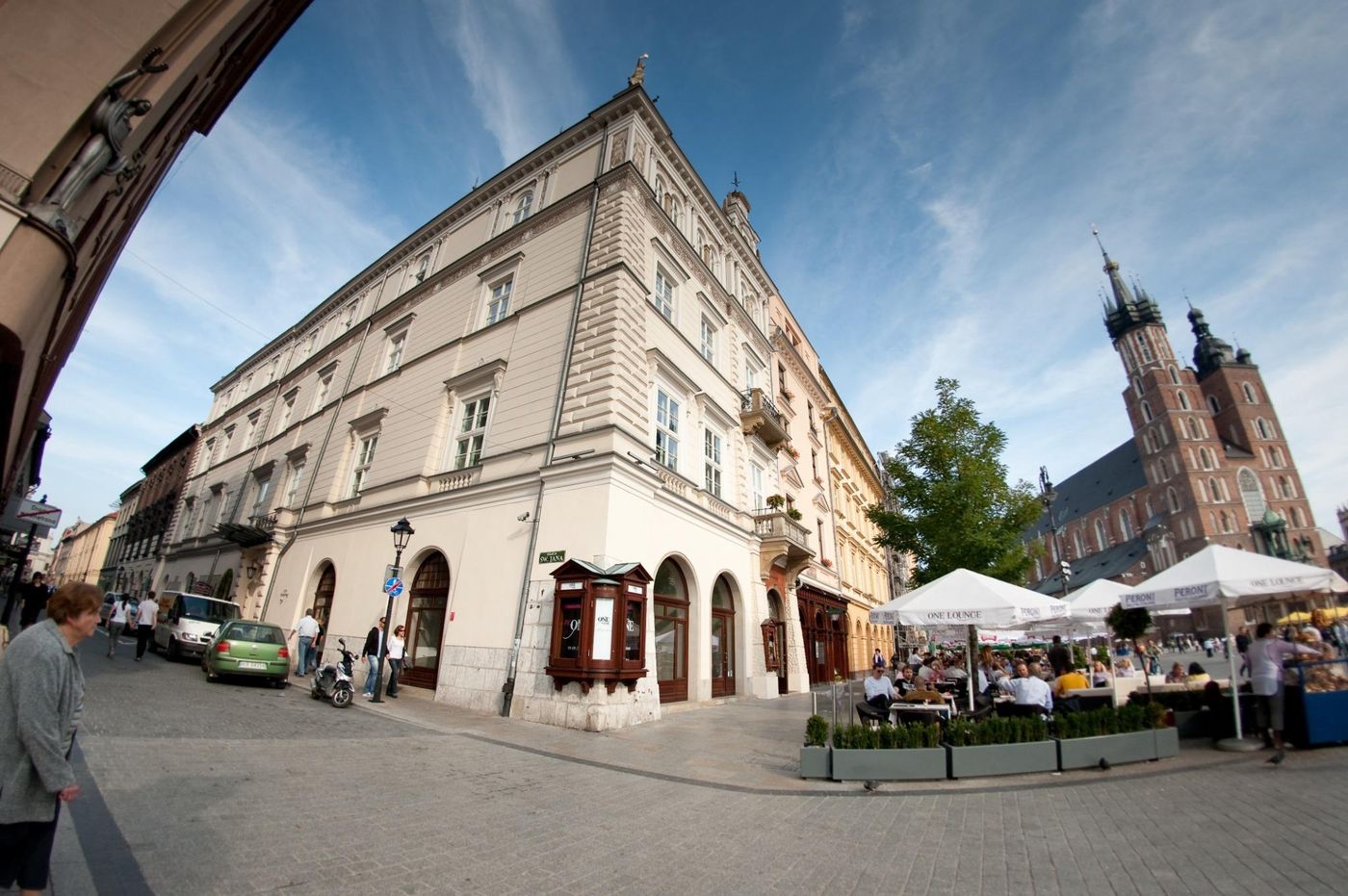 The-Bonerowski-Palace-General-view-2