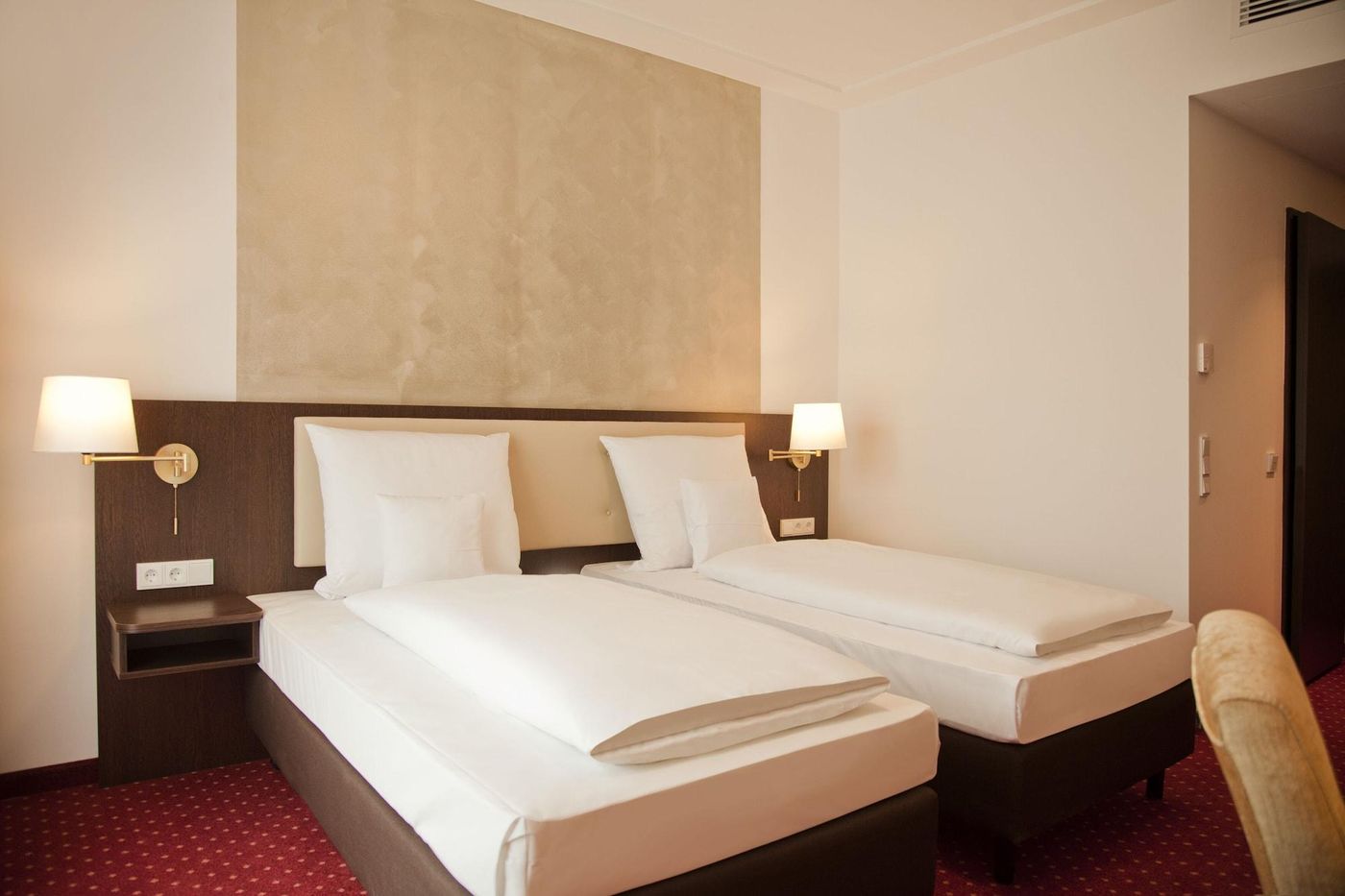 Gold-Palais-Hotel-Room-14