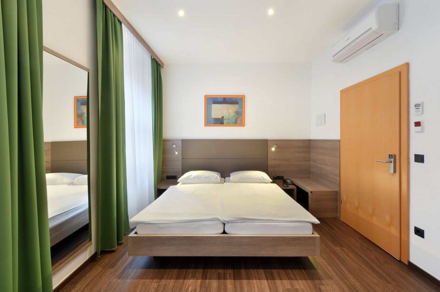 Lucia - Austria - Vienna - General view - 12