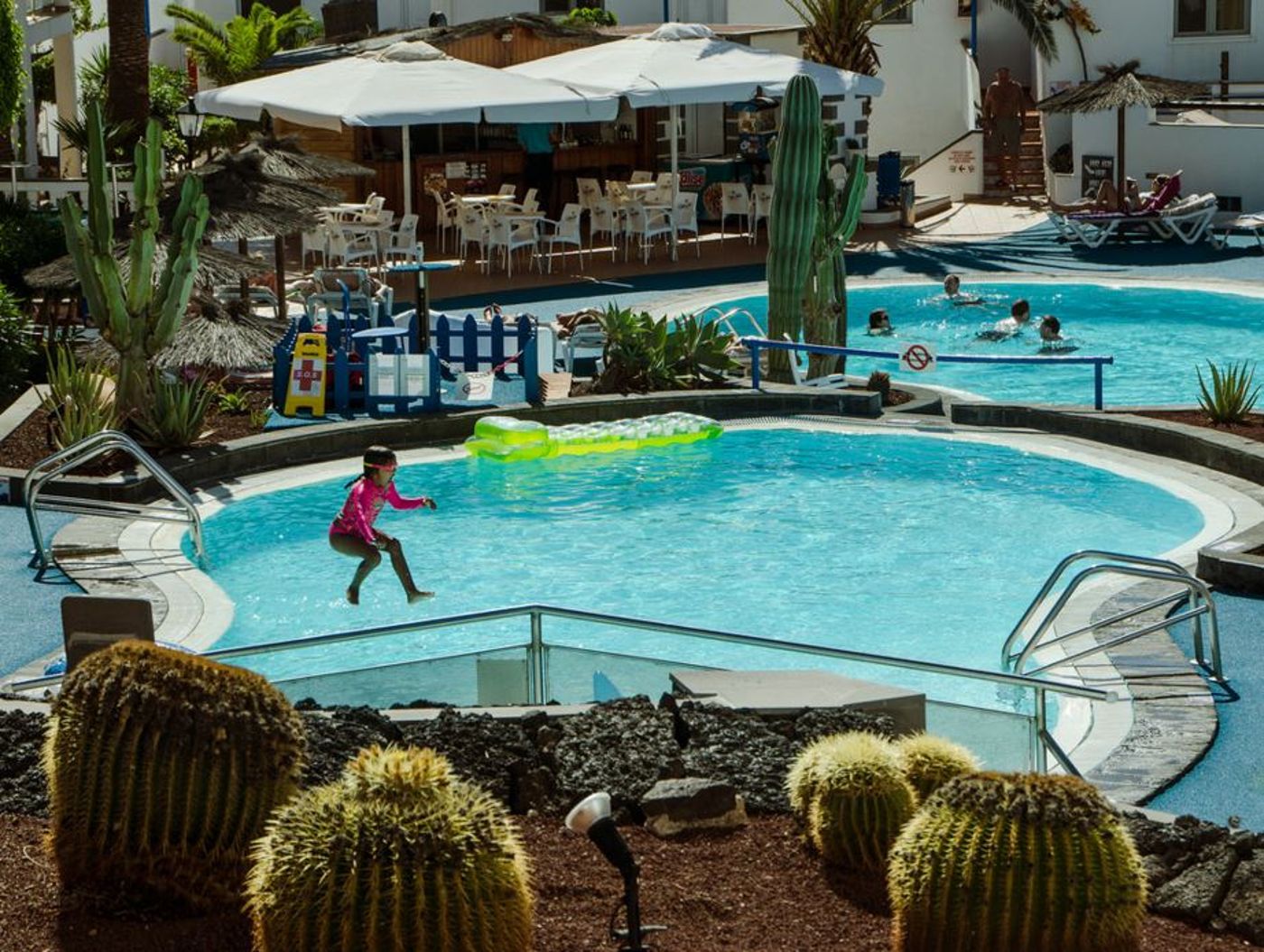 Parque Tropical Apartments