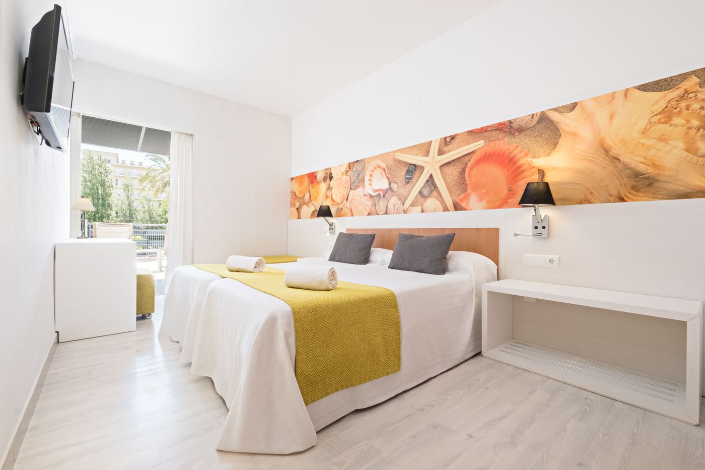 Azuline-Hotel-Pacific-Room-10