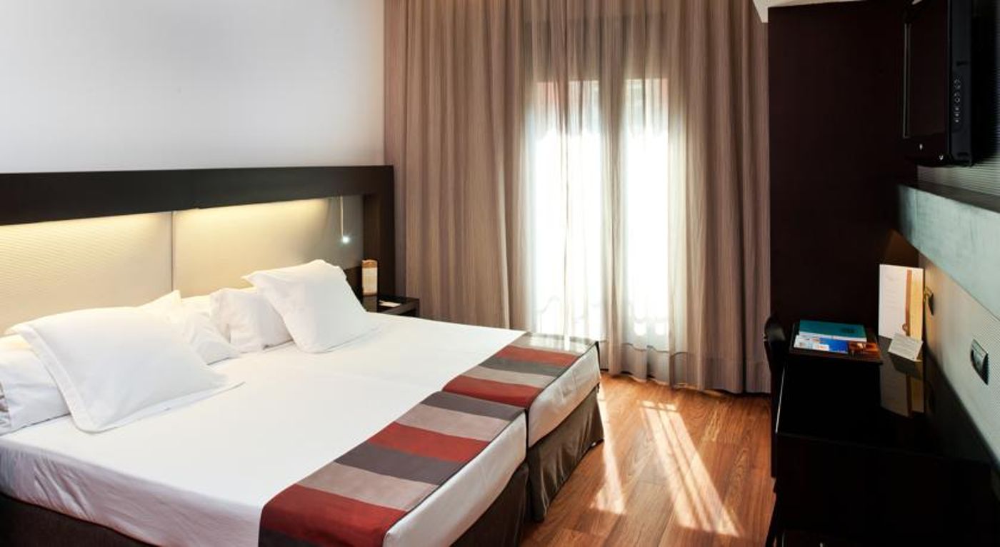 Catalonia Port Hotel