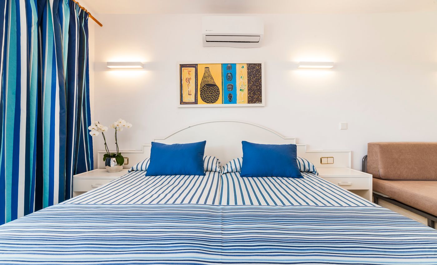 Globales-Montemar-Room-26