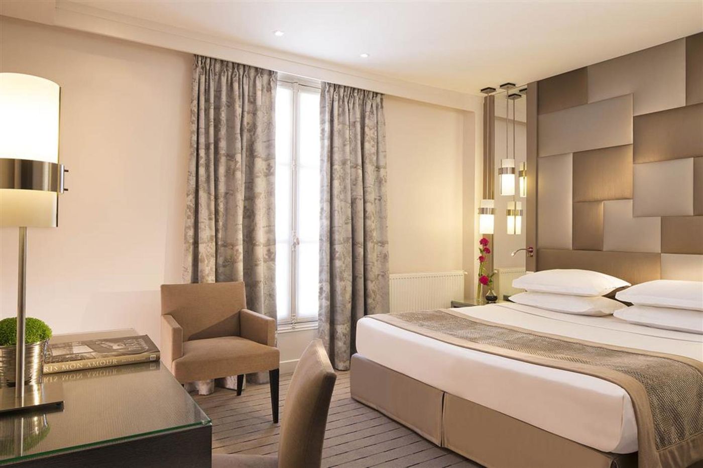 Hotel-A-la-Villa-des-Artistes-Room-21