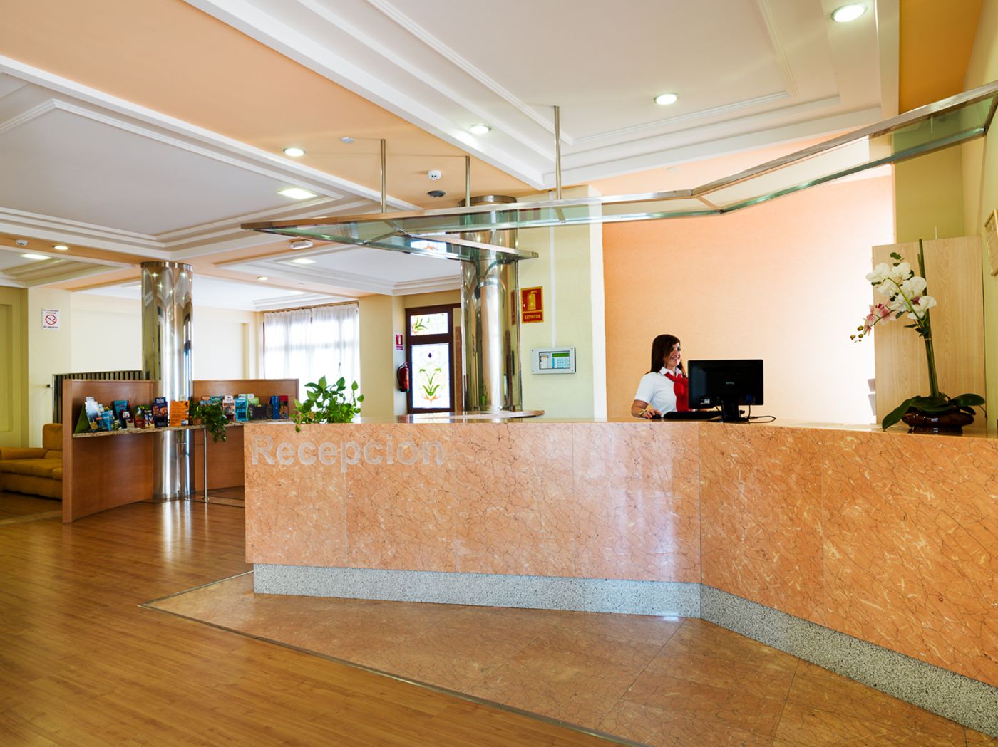 Monarque-Cendrillon-Lobby-21