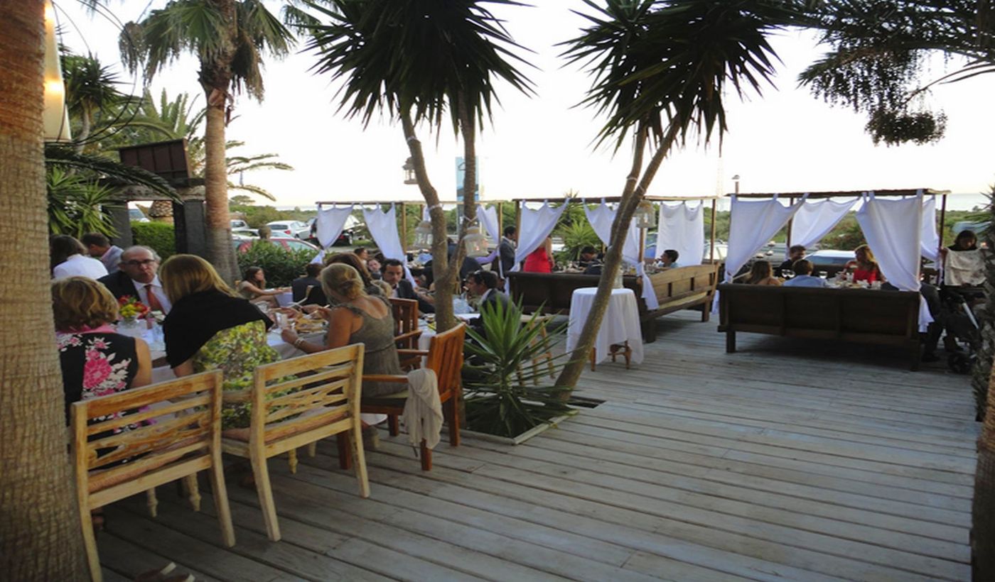 Hotel-100--Fun-Restaurant-11