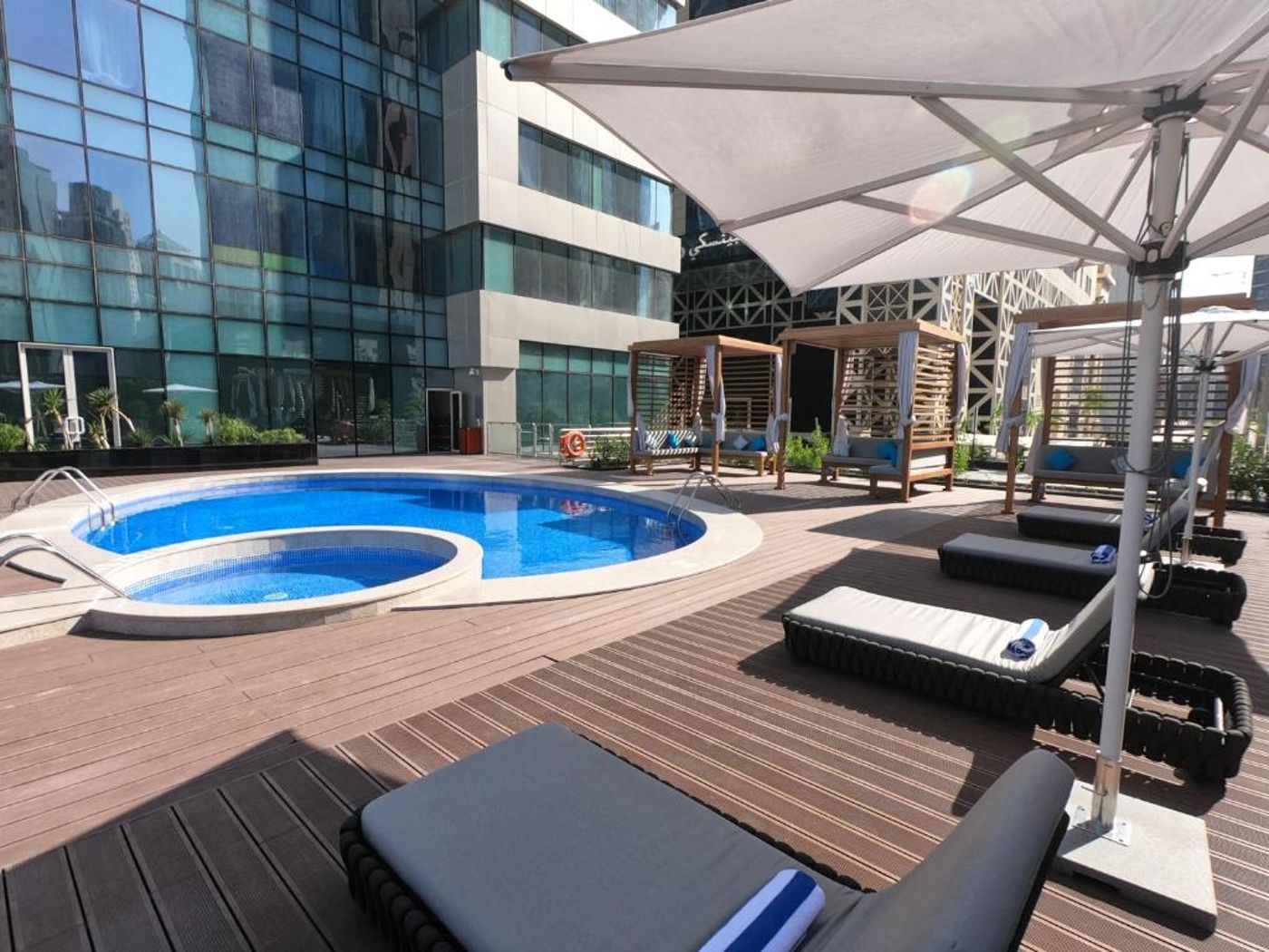 Somerset-West-Bay-Doha-Pool-8