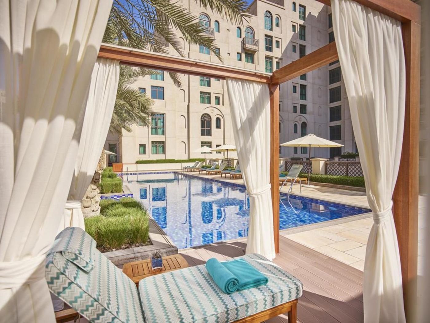 Manzil-Downtown-Pool-2