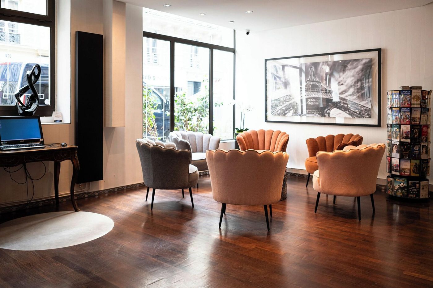 Aida-Marais-Lobby-12