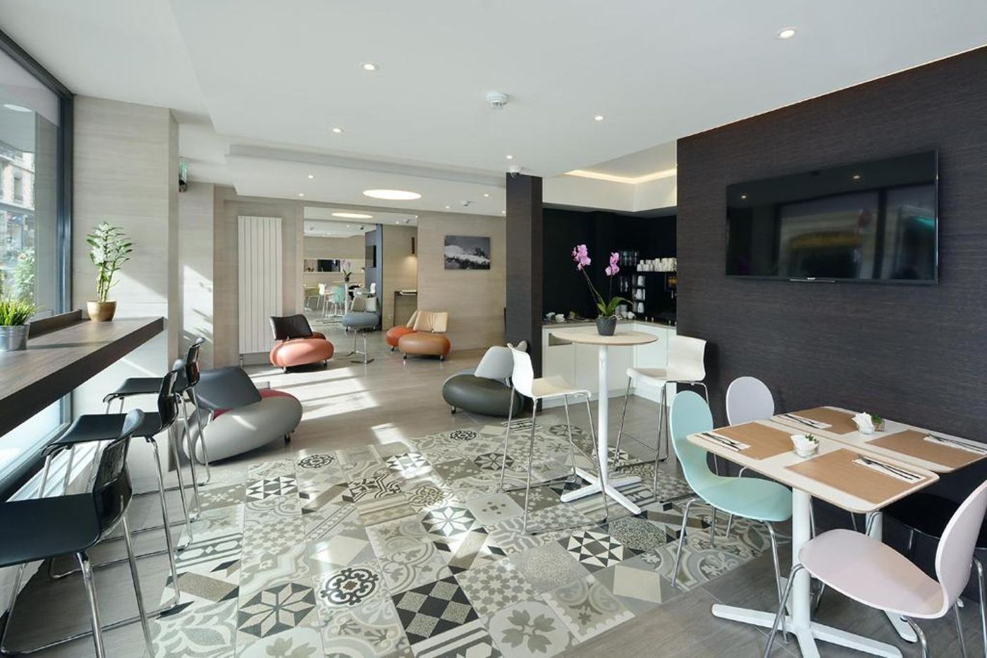 Des-Alpes-Geneva-Lobby-8