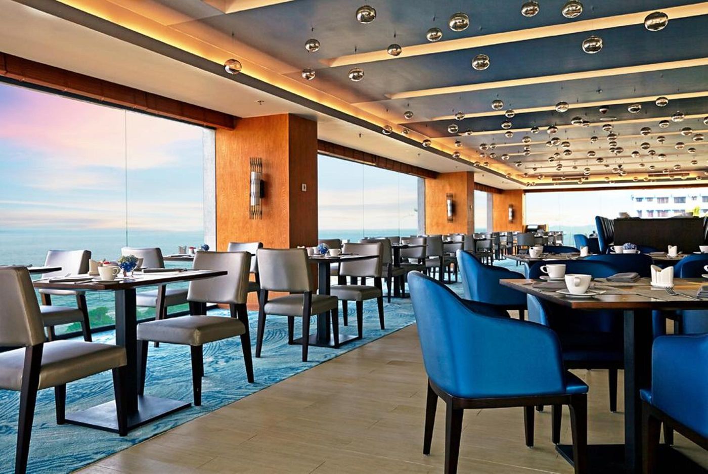 Radisson-Hotel-Colombo-Restaurant-12