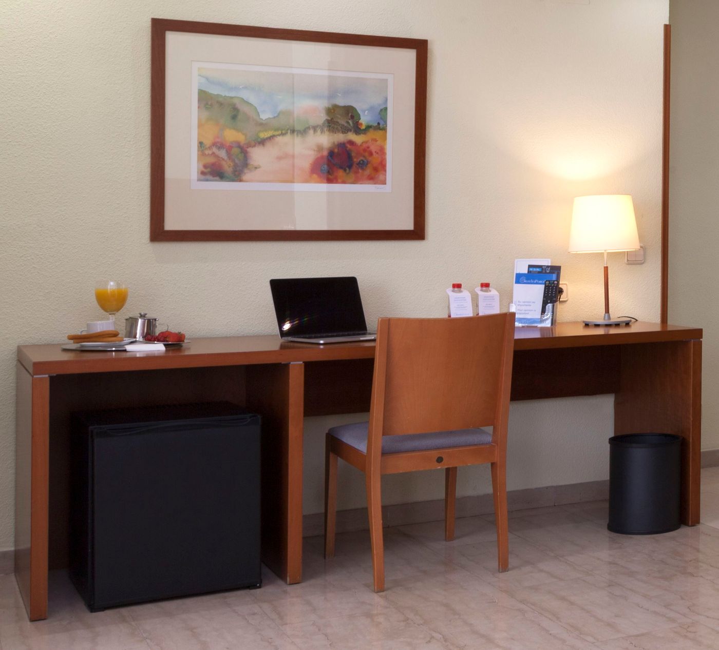 Porcel-Torre-Garden-Room-12