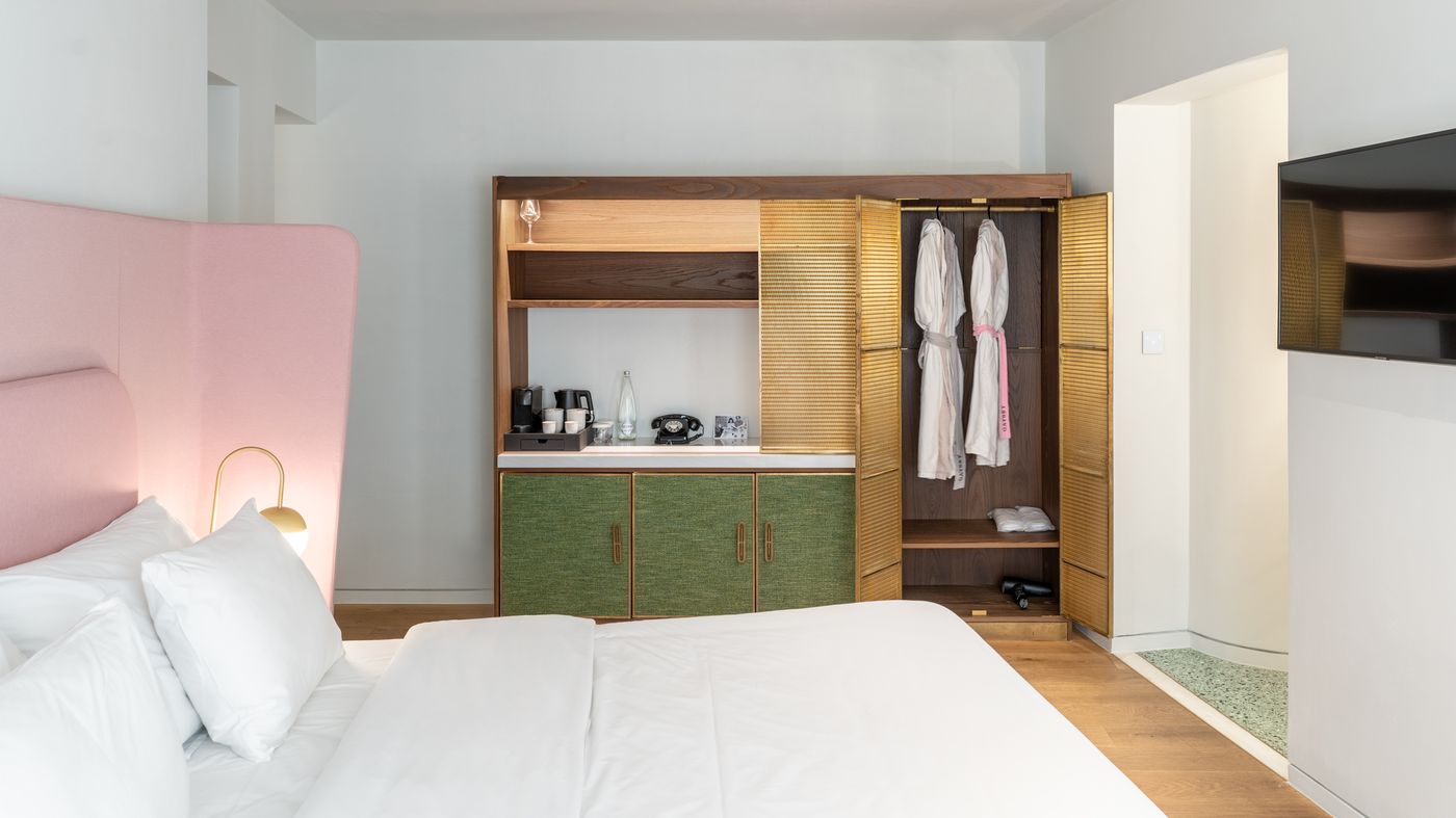 Gatsby-Athens-Room-12