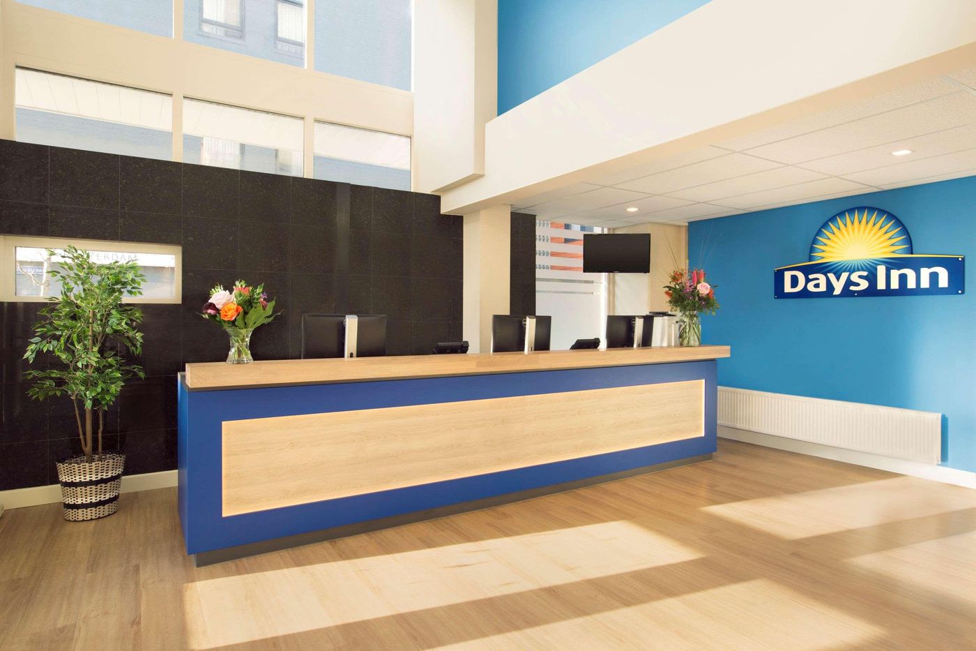 Days Inn by Wyndham Rotterdam City Centre-Netherlands-Rotterdam-Lobby-5