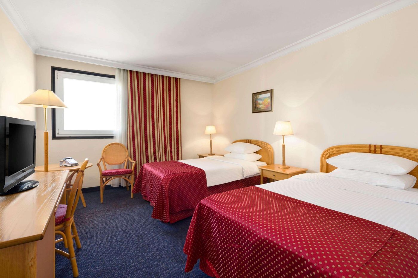 Ramada Sofia-Bulgaria-SOFIA-Room-9